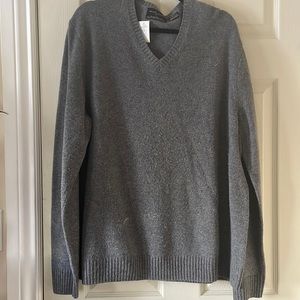 New with flaw Grey v neck mens lambswool sweater